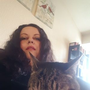 Meet your Posher, Tarra